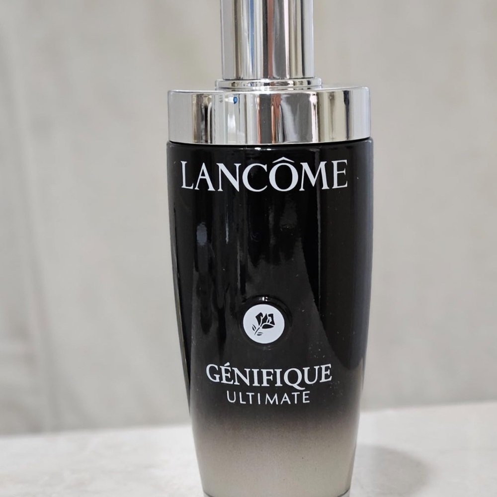 Lancome Génifique Ultimate Serum - Black and Silver